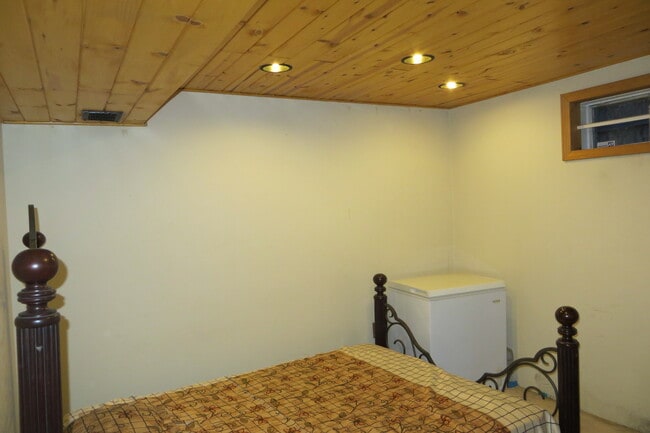 Building Photo - 64 Lilac Cir