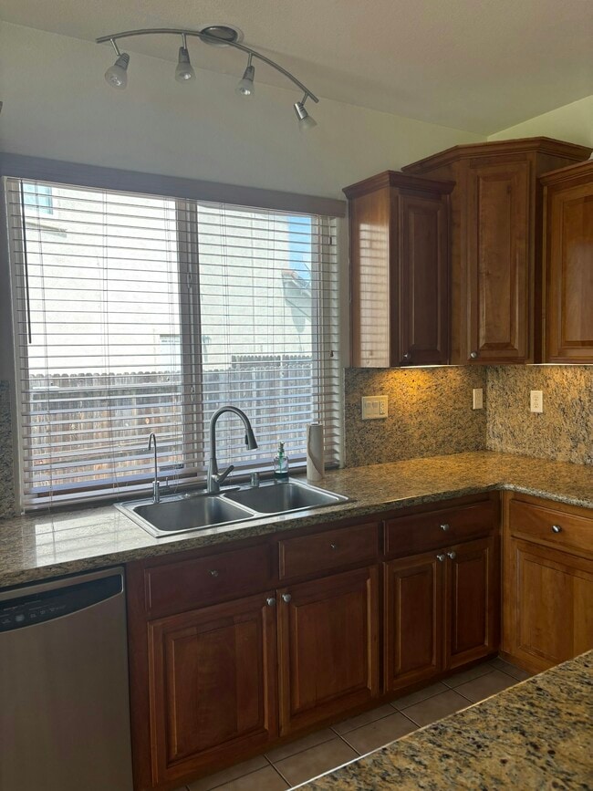 Building Photo - 10294 Stoecker Way
