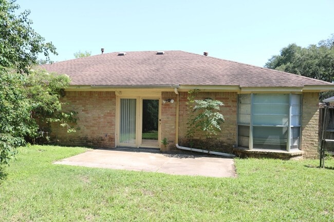 Building Photo - 5339 Lincoln Town Dr