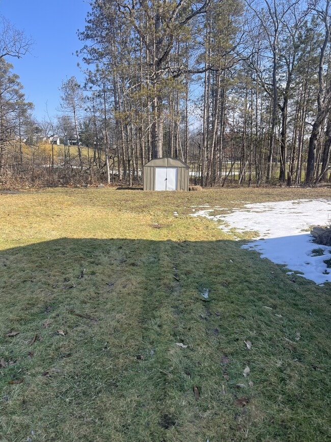 Building Photo - 190 Davenport St