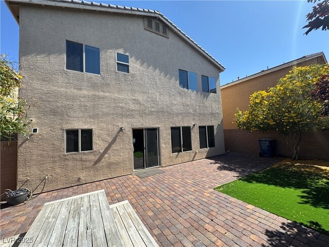 Building Photo - 9241 Forest Meadows Ave