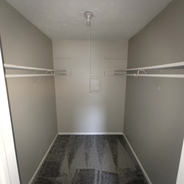 Building Photo - 201 Rose Ln St SW