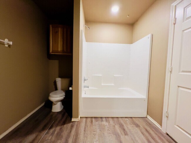 Building Photo - Charming 3-Bedroom Home with Hardwood Floors & Large Backyard – Lubbock, TX