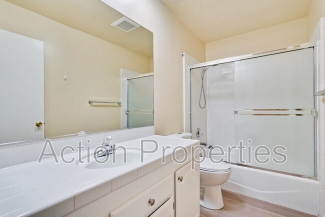 Building Photo - 3322 Shasta Dr