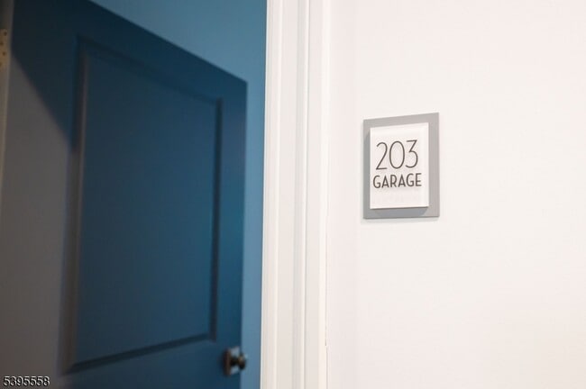 Building Photo - 29 Euclid Ave