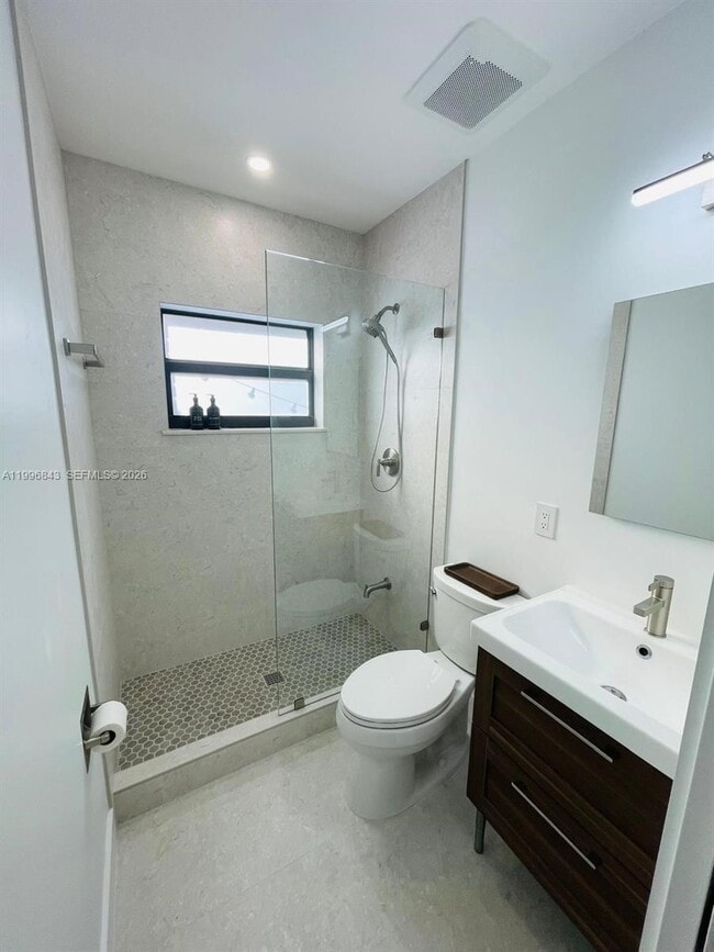 Building Photo - 2040 NE 173rd St