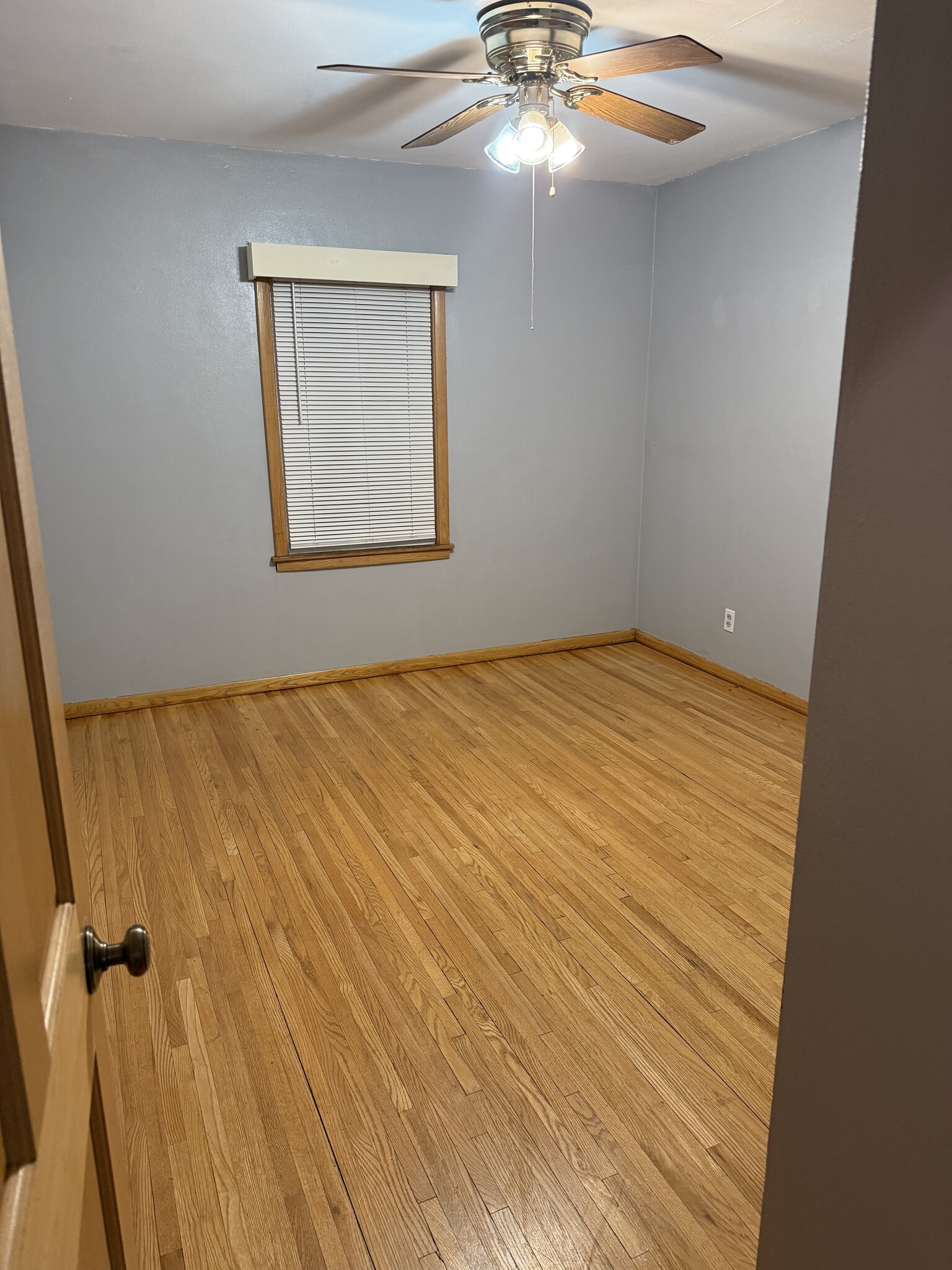 Main floor Bedroom - 2129 Midlothian Rd