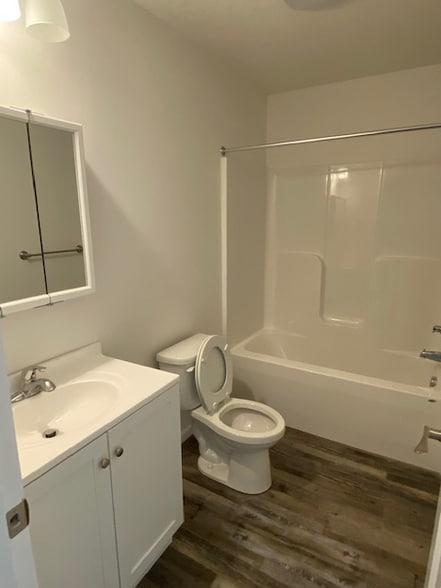 Building Photo - 3239 SW Clare Ave