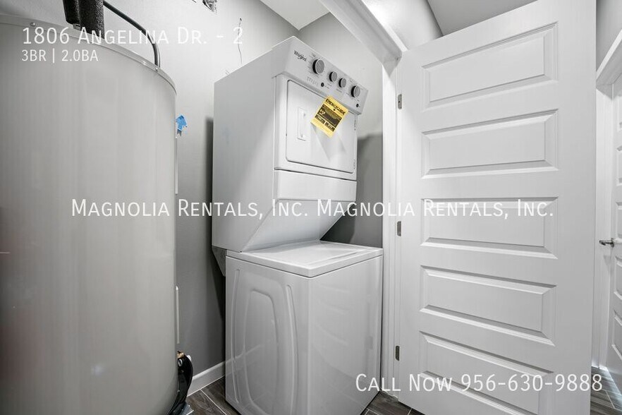 Building Photo - 1806 Angelina Dr