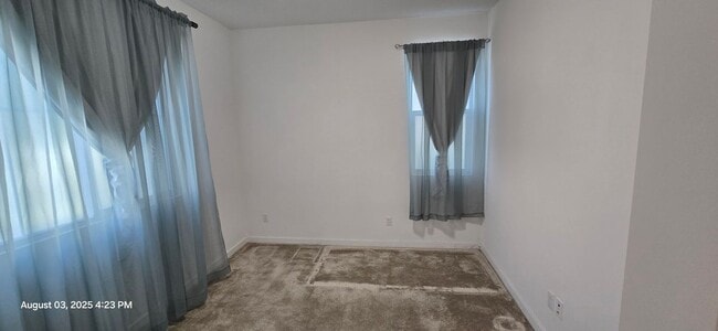 Building Photo - 26149 Park Ave