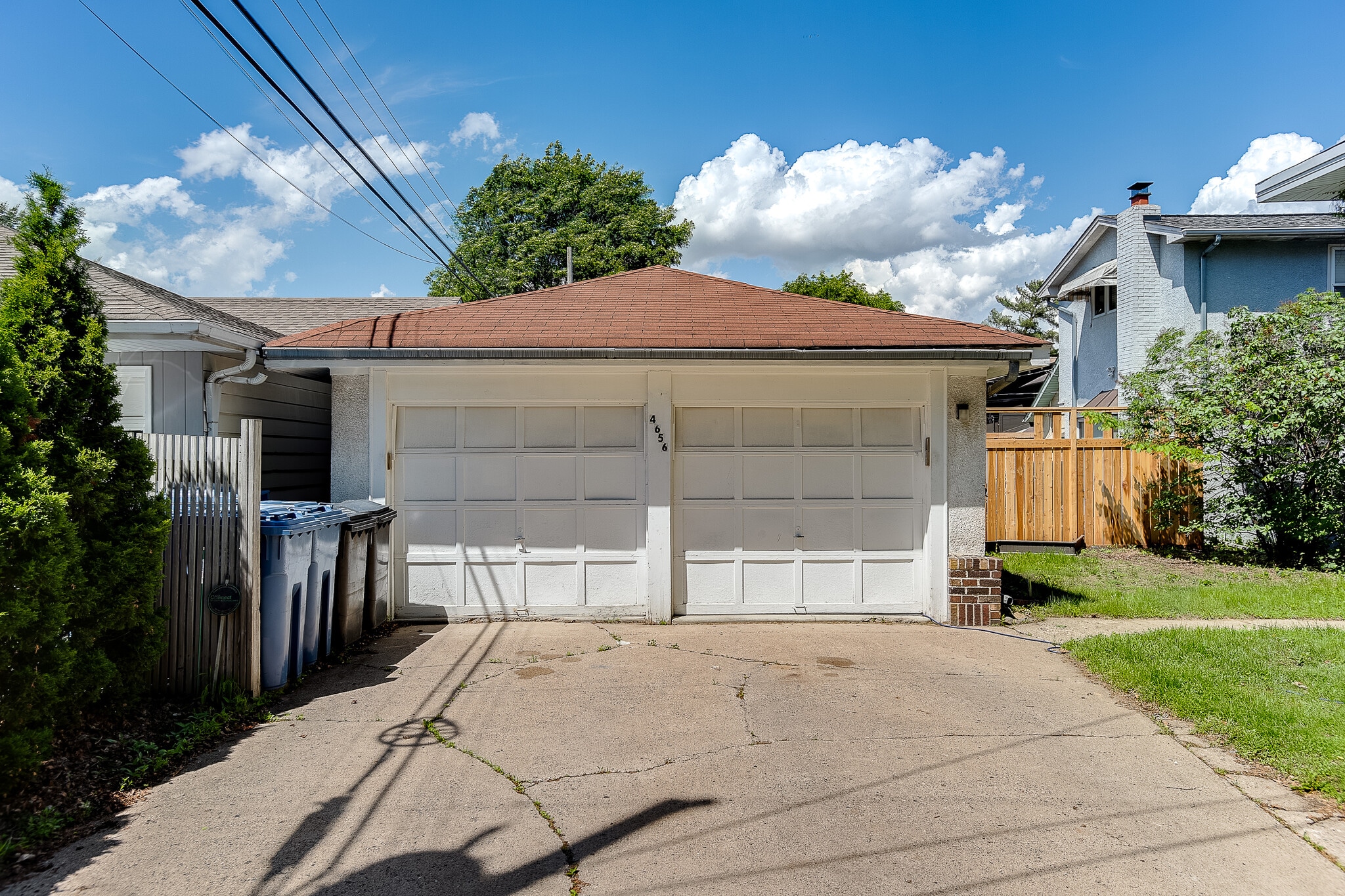 garage - 4656 Bryant Ave S