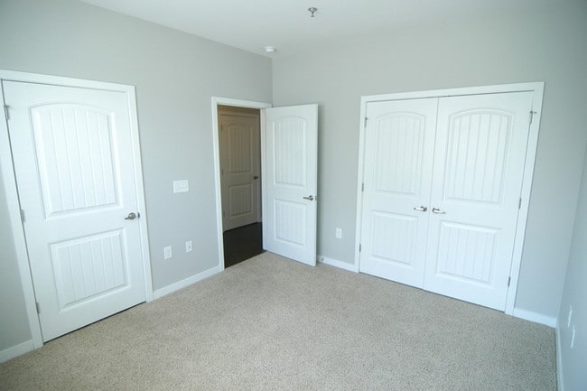 Building Photo - 2 Bedroom in Solo East Condos of Nashville!!