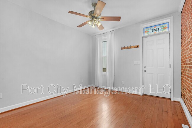Building Photo - 1125 Haubert St