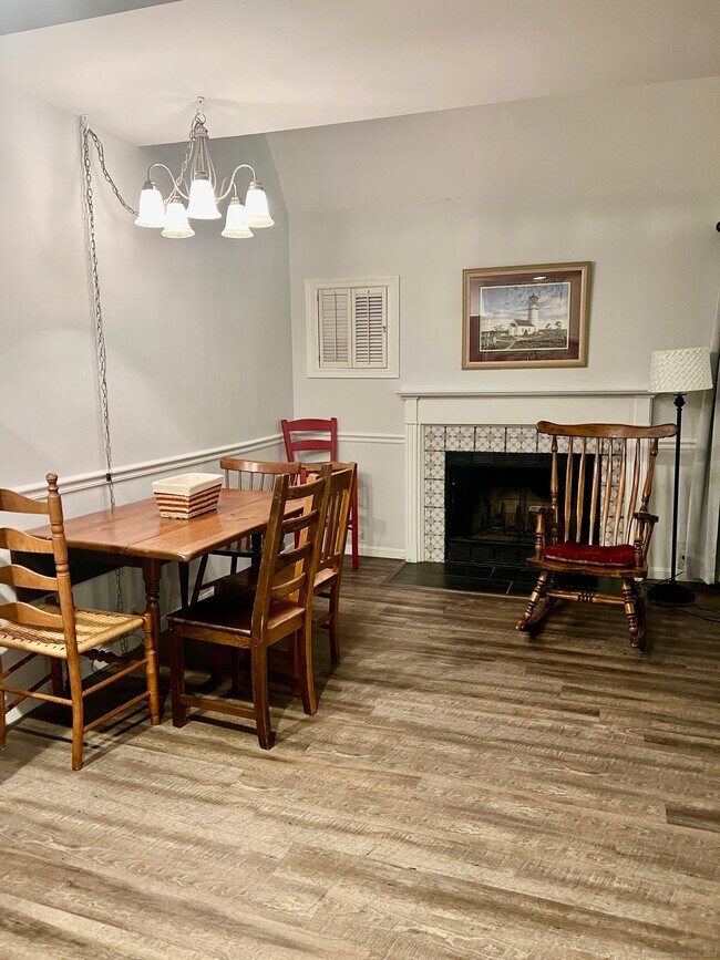 Building Photo - 1623 Old Pond Ln