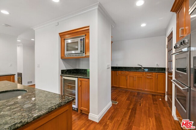 Building Photo - 1342 Holmby Ave