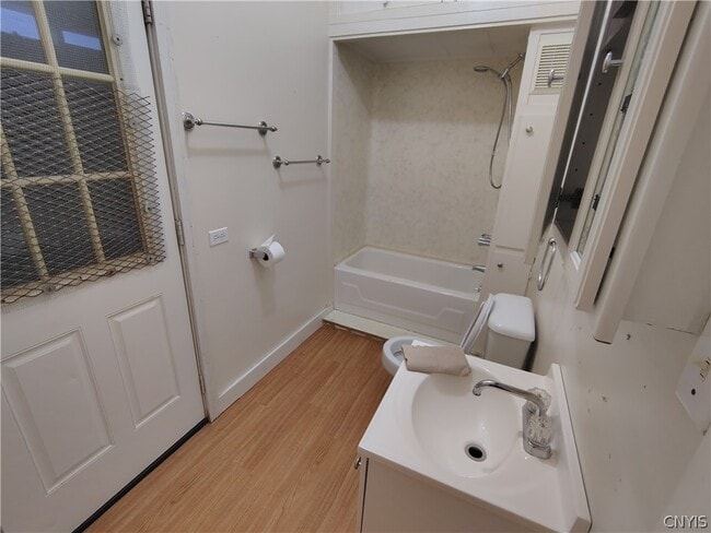 Building Photo - 147 E Matson Ave