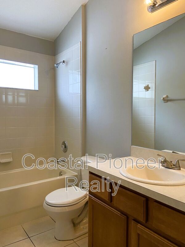 Building Photo - 29832 Cedar Waxwing Dr