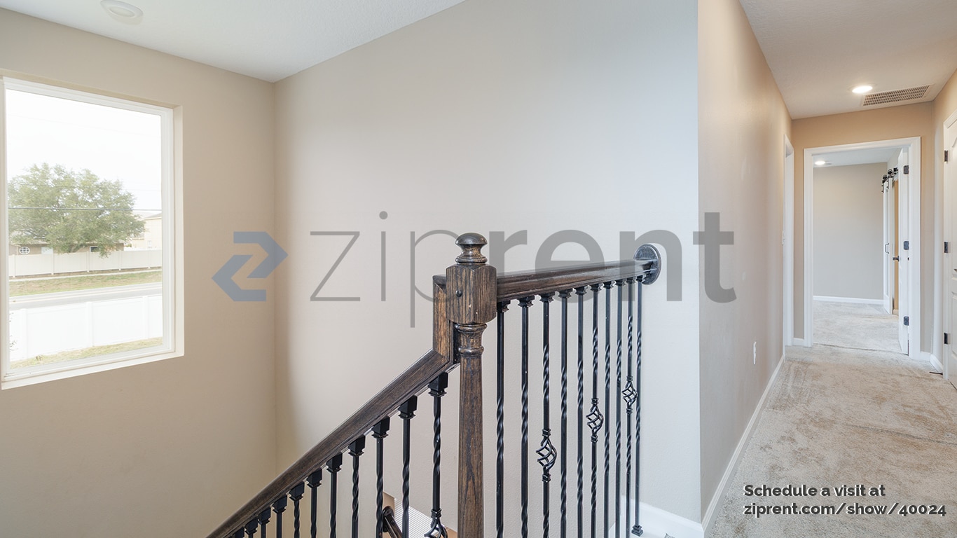 Building Photo - 1709 Hilltop Dr