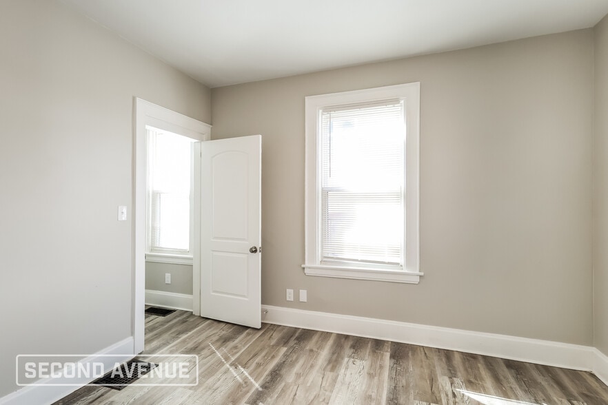 Building Photo - 5325 Rolston Ave