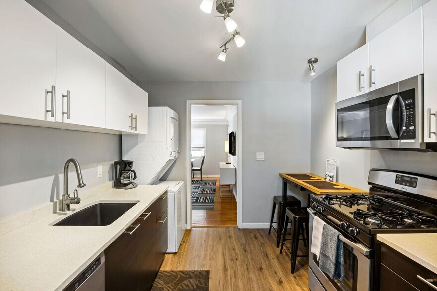 Building Photo - 15 Standish Ave NW