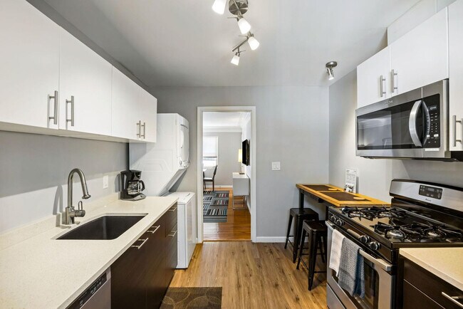 Building Photo - 15 Standish Ave NW