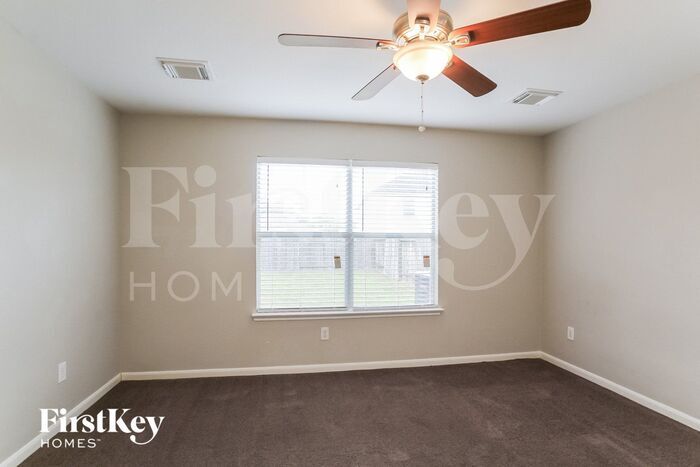 Building Photo - 21610 Dawn Timbers Ct