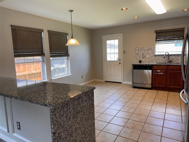 Building Photo - 5925 McKaskle Dr