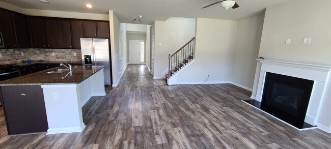 Building Photo - 2516 Bear Mountain St