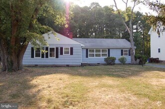 Building Photo - 1016 Riverview Terrace