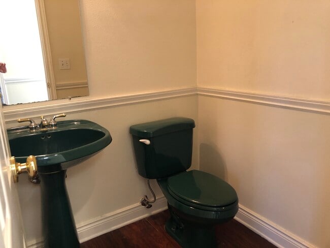 Building Photo - 265 NW Terre View Dr