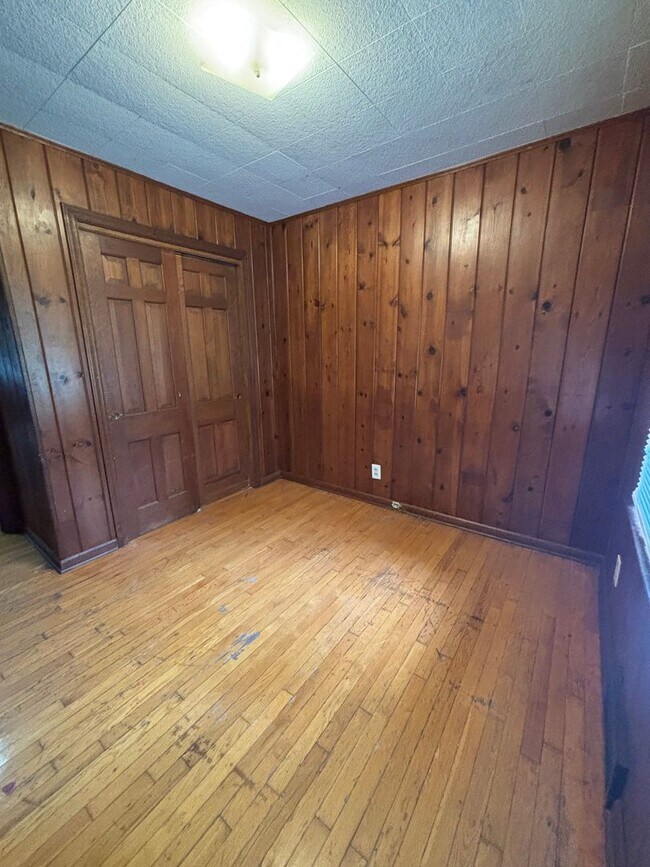 Building Photo - 3 Bedroom 1 Bath Home For Rent