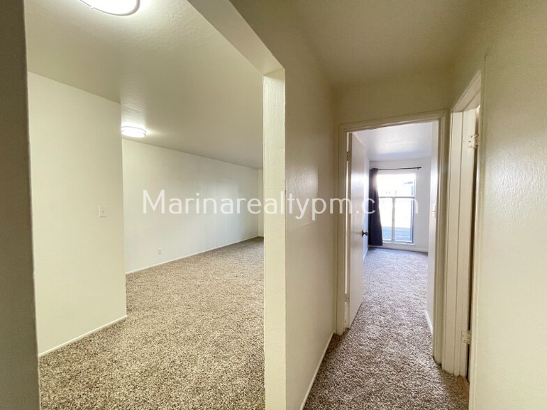Building Photo - 1230 Brookside Dr