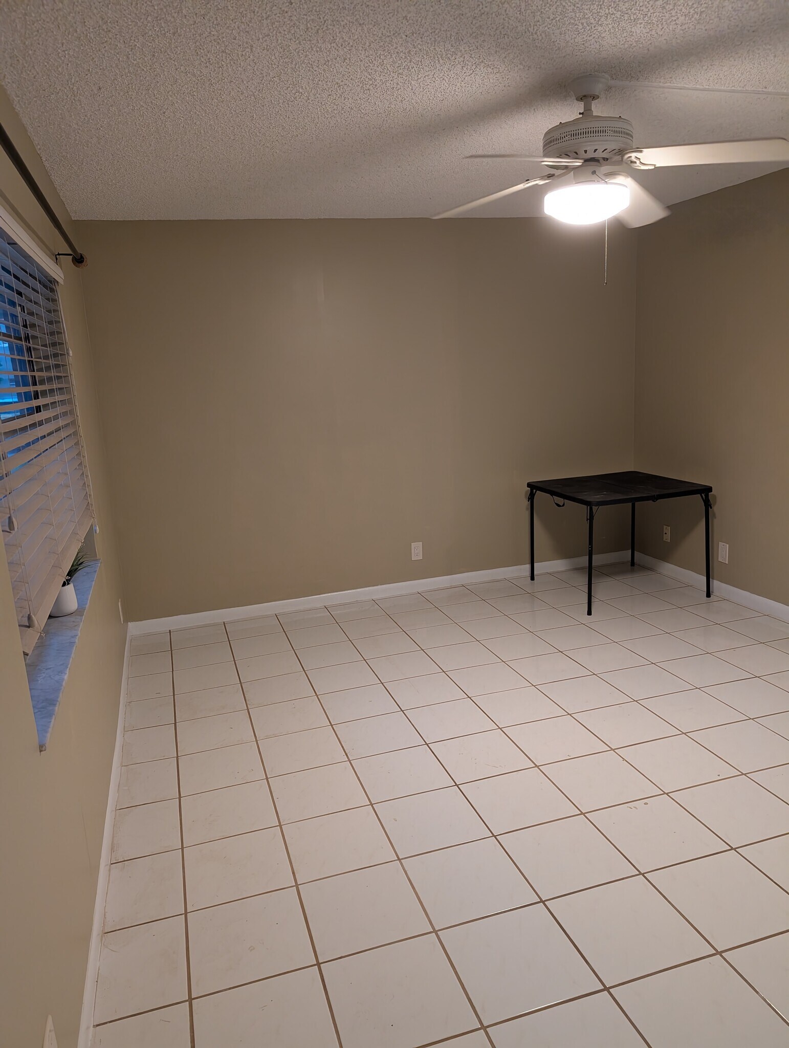 Building Photo - 839 Normandy R