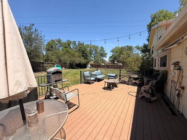 Building Photo - Comfortable Living in the Heart of Broomfield