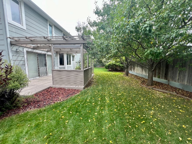 Building Photo - Spacious 4-Bed Retreat with Guest Suite & Fireplace