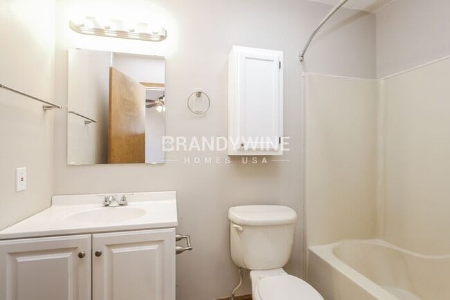 Building Photo - MOVE IN SPECIAL - February FREE with move ...