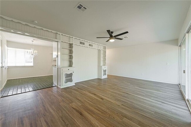 Building Photo - 4309 Woods Dr