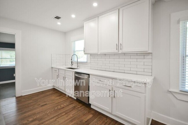 Building Photo - 959 Dill Ave SW