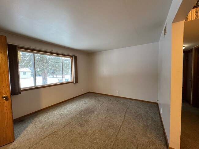 Building Photo - 2310 Radtke Ave