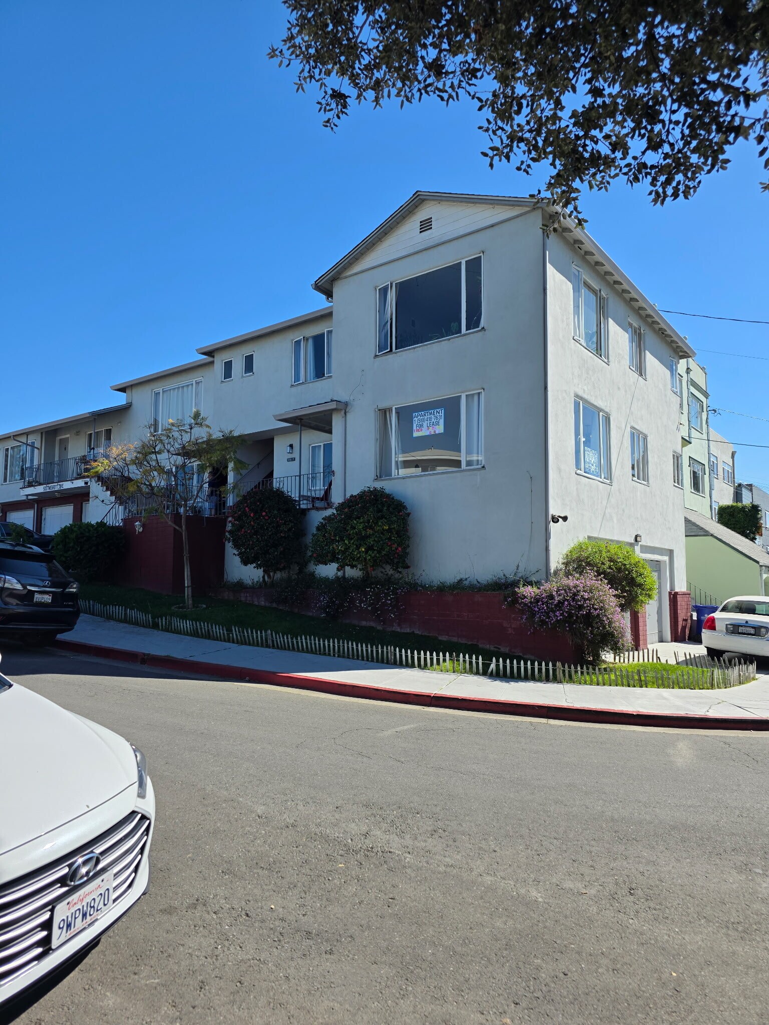 Building Photo - 500 Merritt Ave