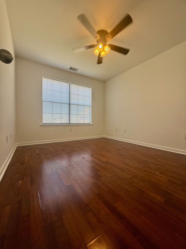 Building Photo - 13706 Apple Glen Cove