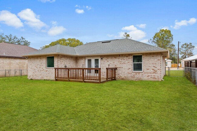 Building Photo - 1598 26th St