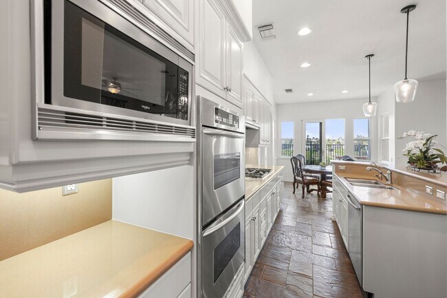 Building Photo - 6213 Paseo Privado