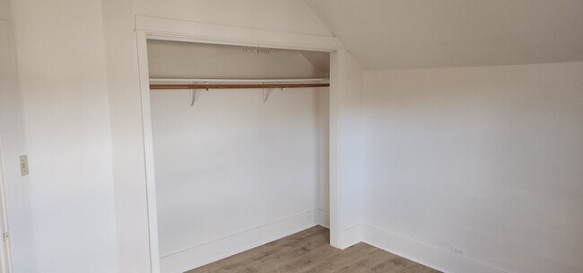 Building Photo - 32nd1414