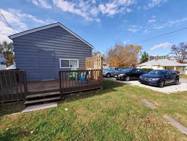 Building Photo - 7th and Jefferson - August 2026