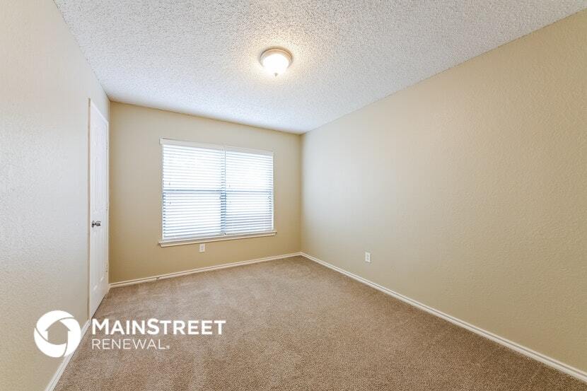 Building Photo - 816 Willow Wood Dr