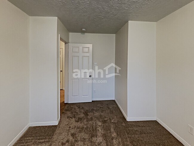 Building Photo - 13307 Montaigne Dr