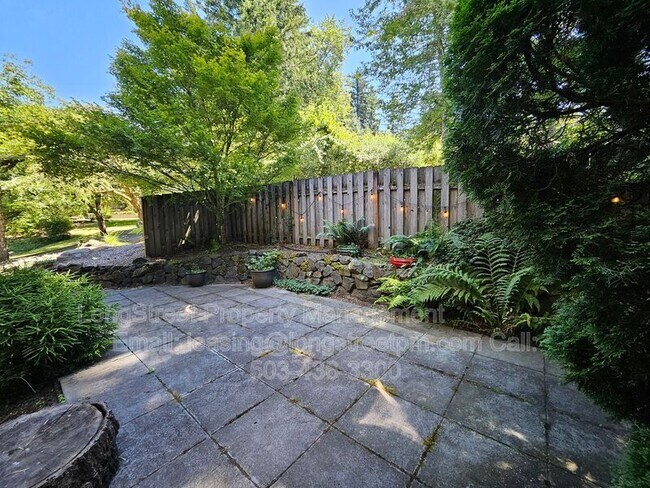 Building Photo - 11819 SW 60th Ave