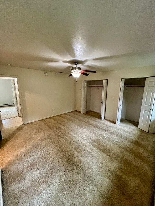 Building Photo - 3-Bedroom Home in North Pole / 2 Car Garag...