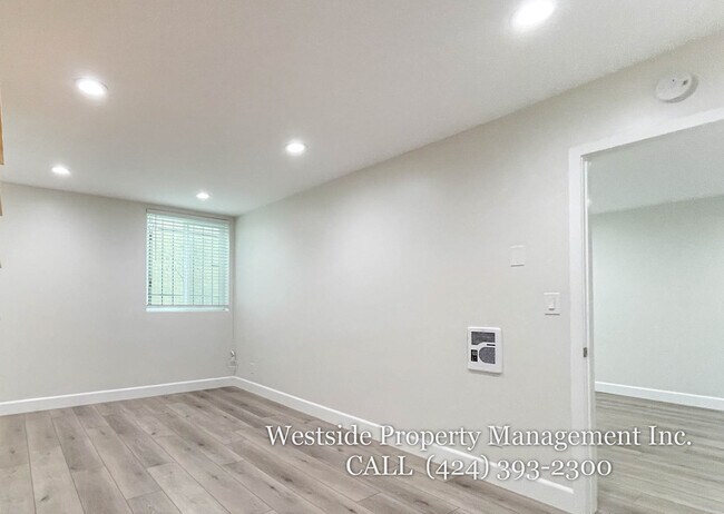 Building Photo - 942 7th St